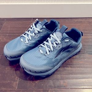 Women’s Altra Lone Peak 6 trail running shoes size 8 NWOB